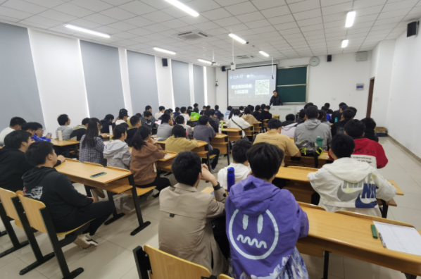 瓦力瓦力·科技集团在南京理工大学网络空间安全学院举办职业生涯规划讲座